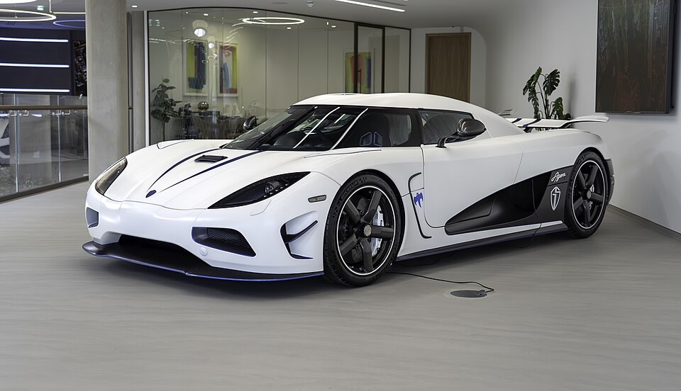Real-world reference photo: Koenigsegg Agera R (2012)