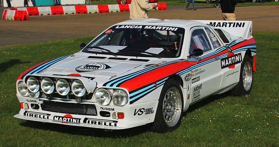 Real-world reference photo: Lancia 037 Rally in Martini livery