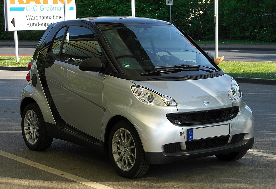 Real-world reference photo: Smart Fortwo Coupe (451) front view